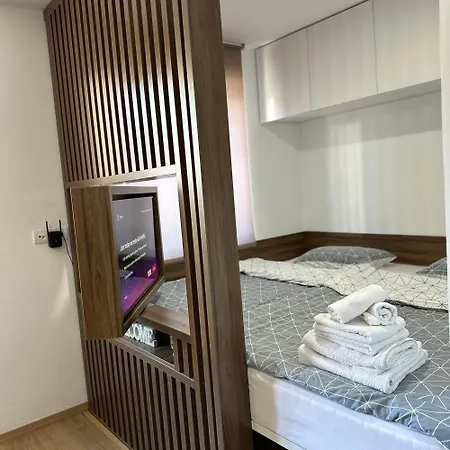 'winterfell' * 亚霍里纳